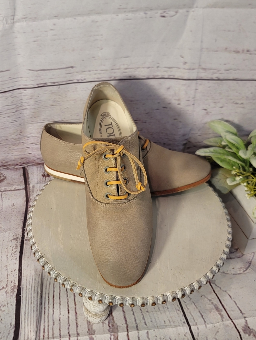 Tod's Women's Beige/Taupe  Oxford Lace-Up Shoes | Size 39EU/8.5US. Made in Italy